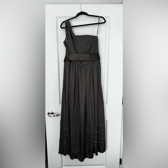 Worn only once! White by Vera Wang One-Shoulder Bridesmaid Dress with pockets. - Picture 8 of 9